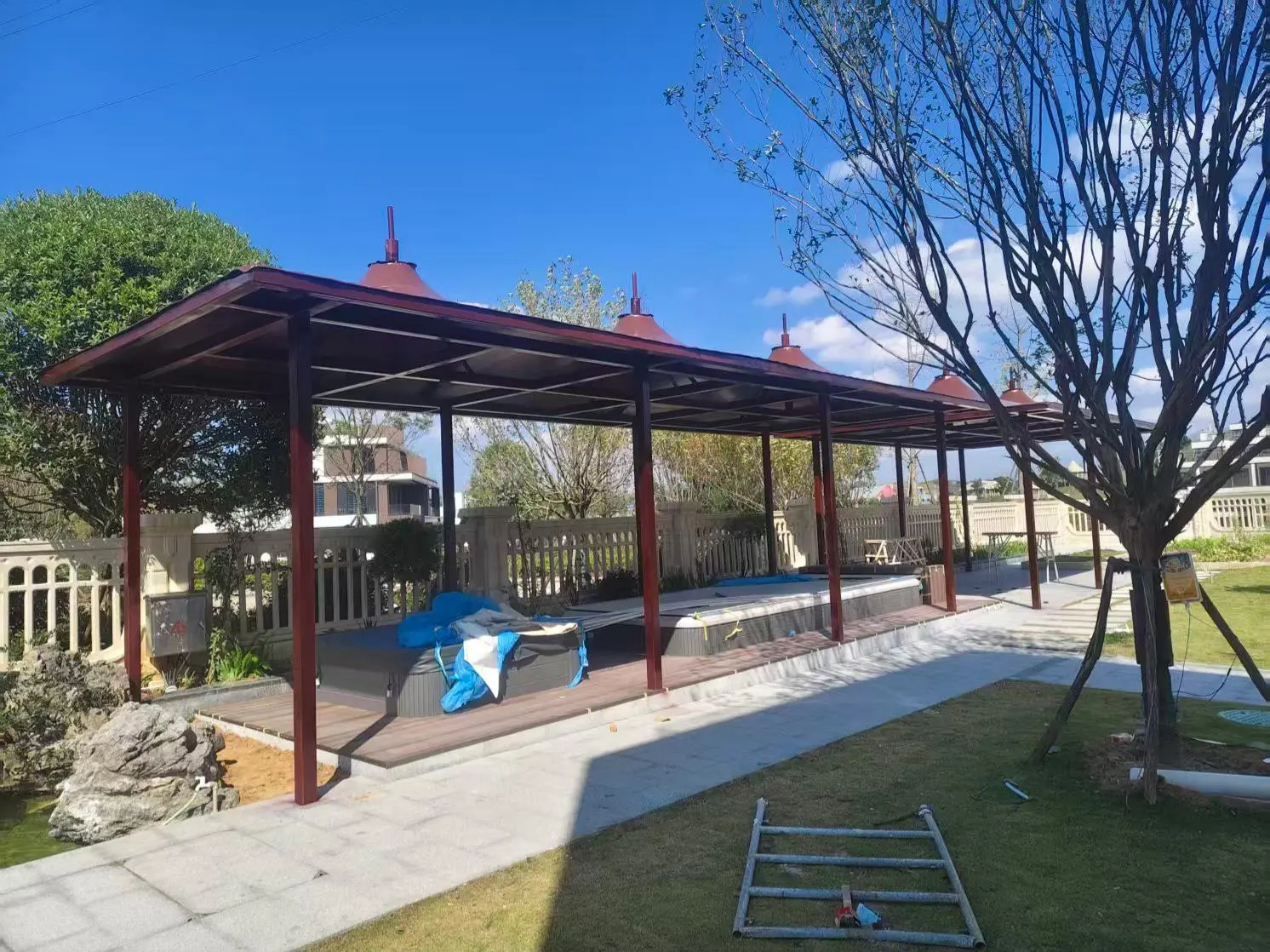 贵州六枝特园区小区膜结构停车棚怎么选?本地源头工厂拆解三大坑,避开返修翻倍成本